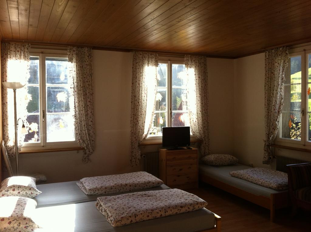 Gasthof Am Bach Bed & Breakfast Boltigen Room photo