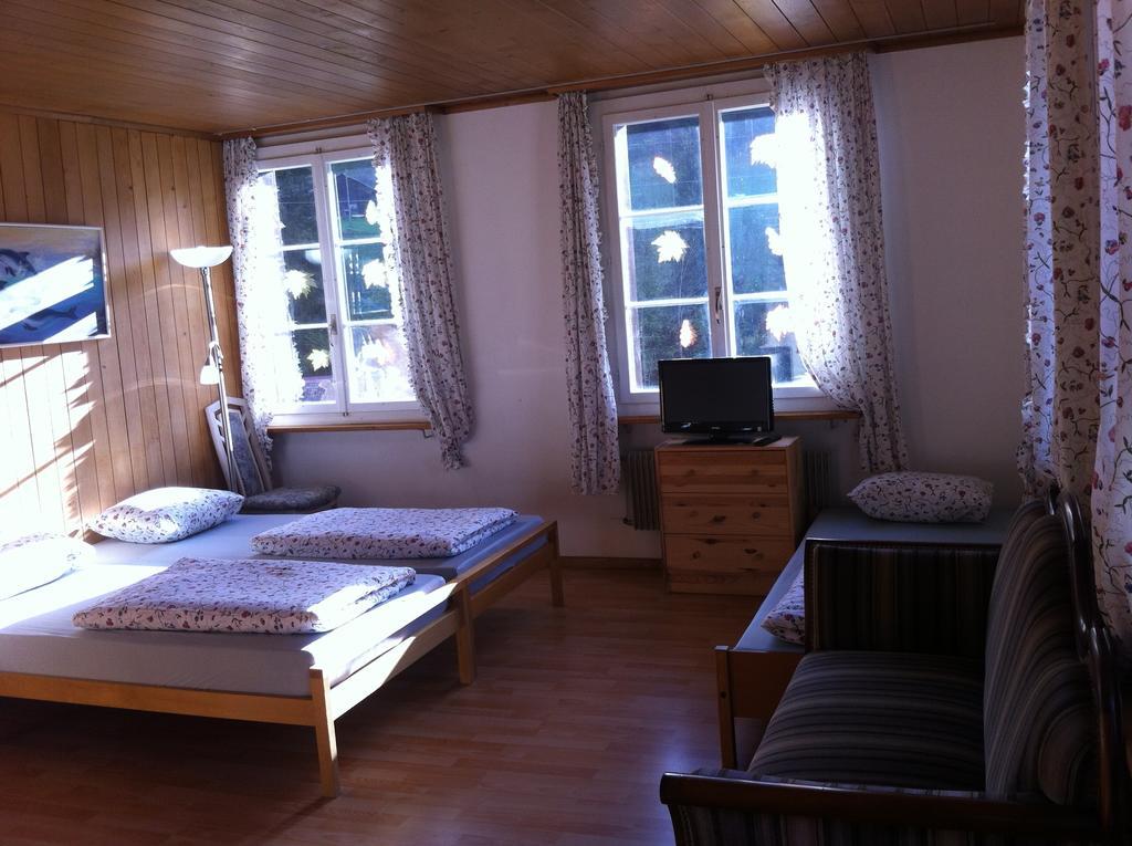 Gasthof Am Bach Bed & Breakfast Boltigen Room photo