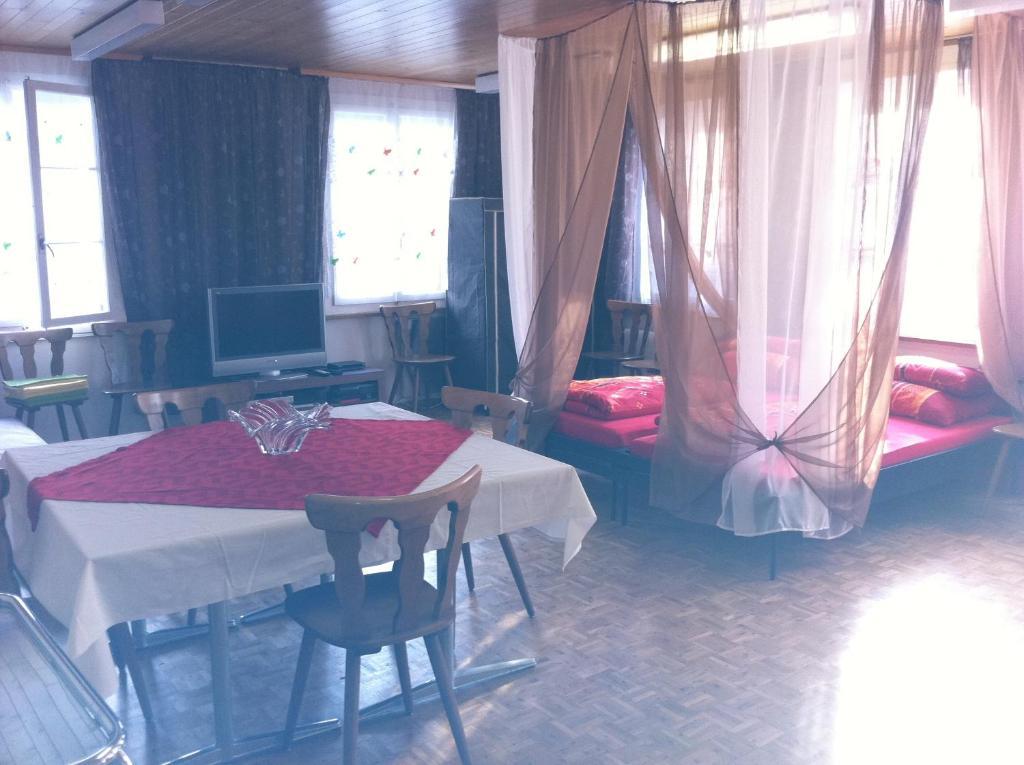 Gasthof Am Bach Bed & Breakfast Boltigen Room photo